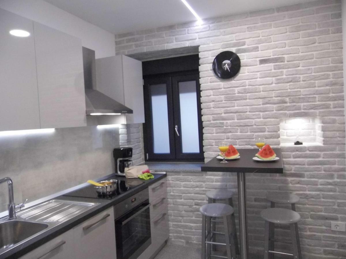 Ferienwohnung Batcave Pula Exterior foto
